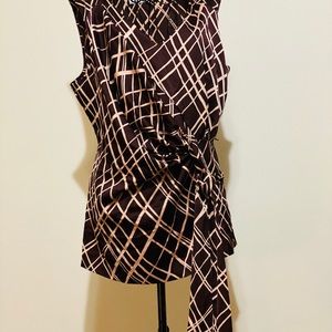 Cross tie sleeveless blouse
